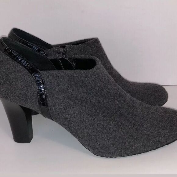 Liz Claiborne Classic Jillian Bootie, 9M, NWOT - Picture 1 of 6